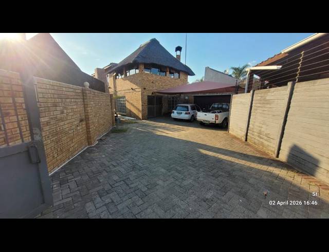 3 BEDROOM HOUSE FOR SALE IN RUSTENBURG